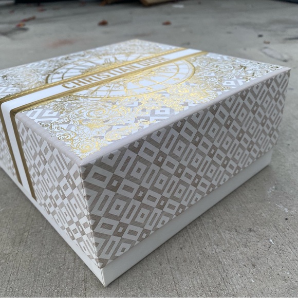 —SOLD—Dior Gold and White Decorative Storage Box - Picture 2 of 4